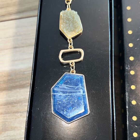 NEW Boxed Jaclyn Smith Jewelry Gold Tone With Green Druzy And Blue 32” Chain - Picture 2 of 7